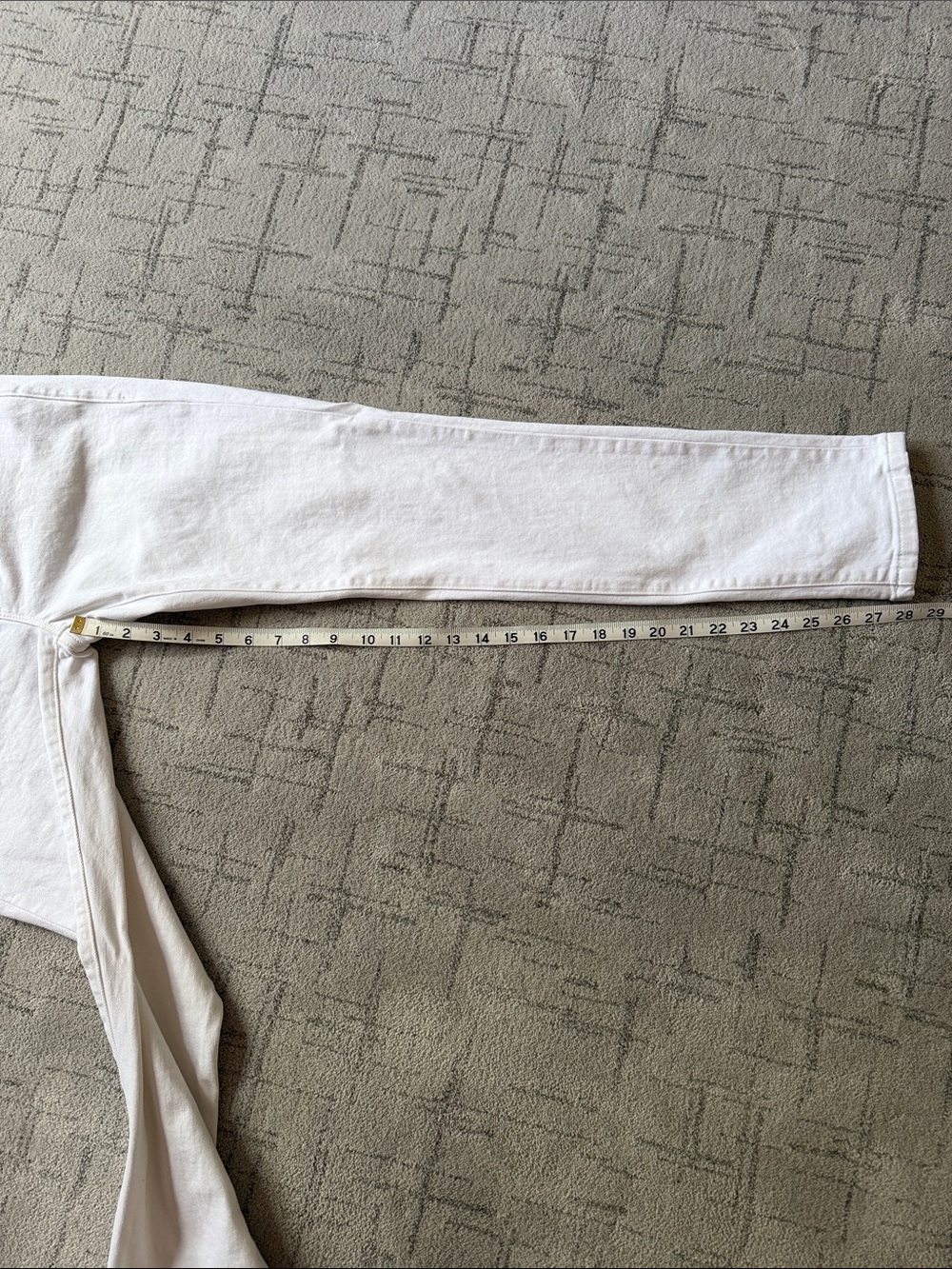 Frame Le Garcon White Mid-Rise Straight Jeans, size 24 - Picture 8 of 9